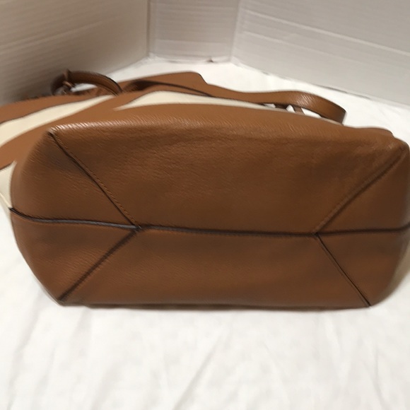 Michael Kors leather and coated canvas tote with pouch and tassel - Picture 4 of 9